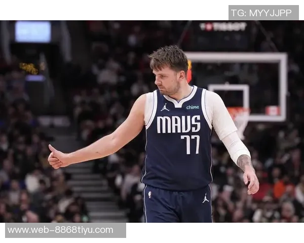 东契奇幽默自嘲英语水平调侃八村塁大学经历引发关注