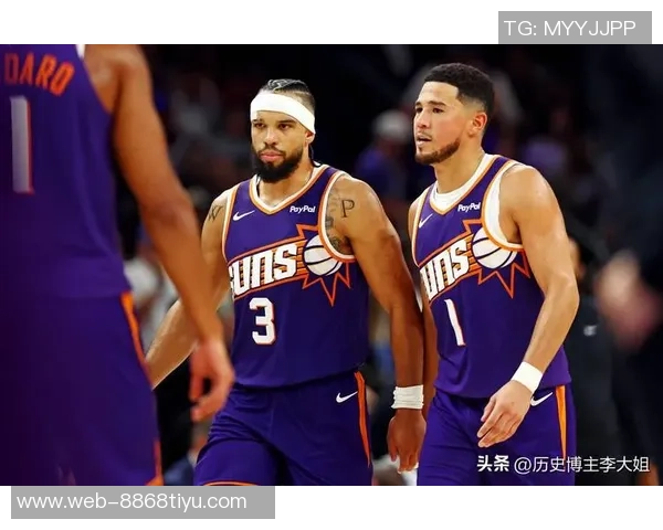 布克赞狄龙拼搏精神感染全队展现出极高的品性与刻苦态度 布克赞狄龙拼搏精神感染全队展现出极高的品性与刻苦态度